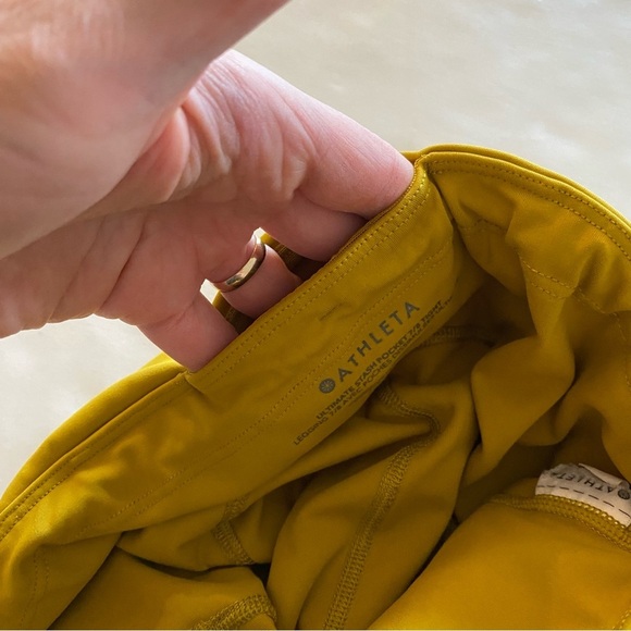 Athleta Ultimate Stash Pocket 7/8 Tight Leggings Womens Size Small Chartreuse - Picture 12 of 16